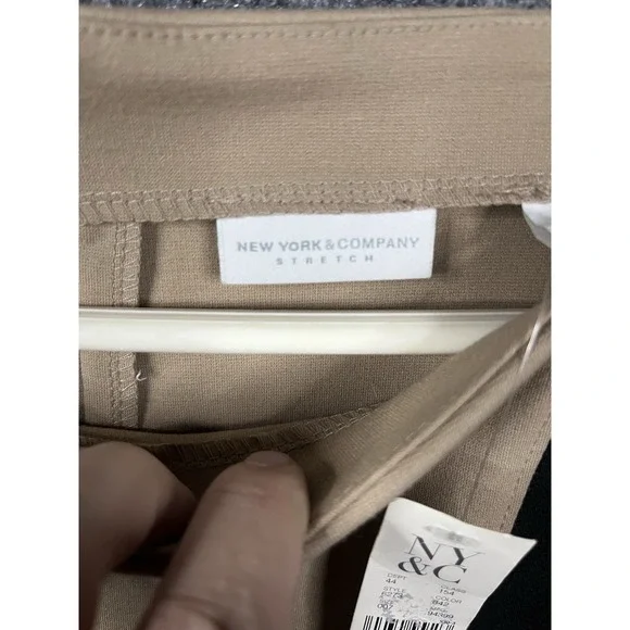 New York & Company Woman's Sheath Dress Tan & Black Color‎ Block Size Medium NWT - Picture 4 of 12